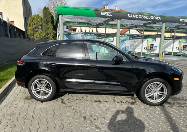 Porsche Macan cena 225000 przebieg: 26000, rok produkcji 2021 z Koszalin małe 232